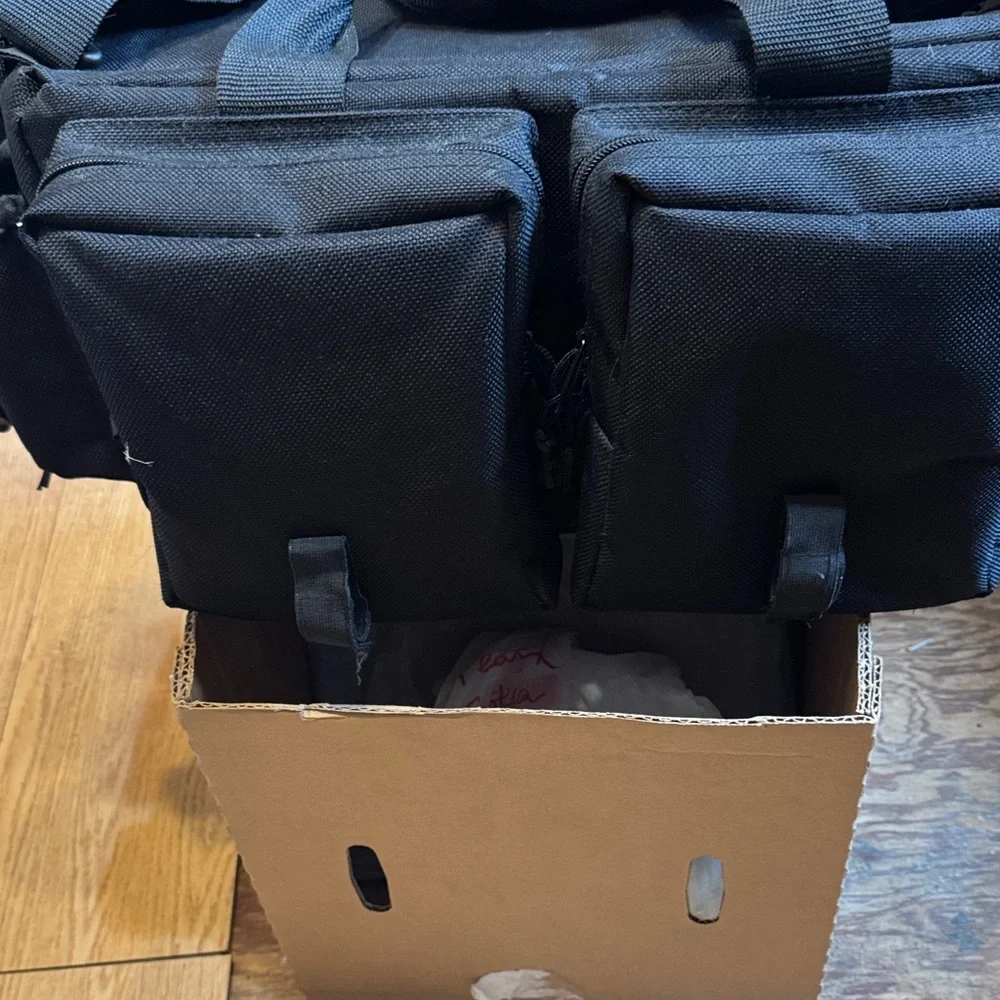 Black Storage duffle Gun Bag very spacious and a lots of space for everything